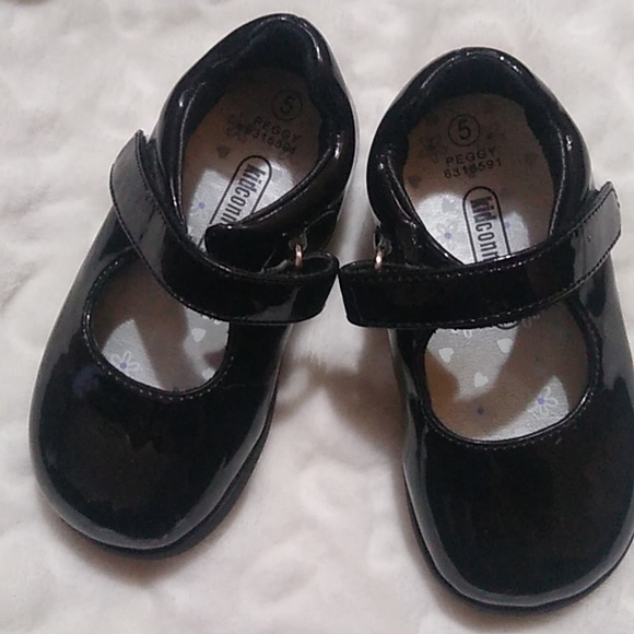 Little Girls Shoes Bundle: 2 prs Size 5 - Picture 2 of 10